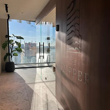 ホテル The Zipper Und 4*