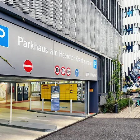 The Zipper Und Hotel