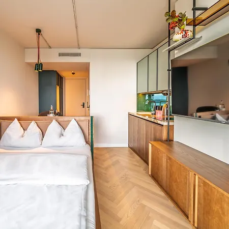 Hotel The Zipper Und 4*