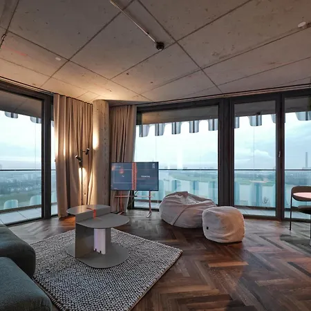 The Zipper Und Hotel 4*