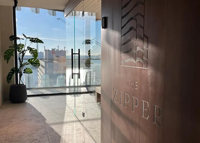 Hotel The Zipper Und 4*