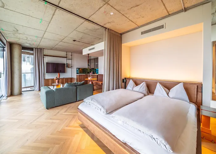 The Zipper Und Hotel